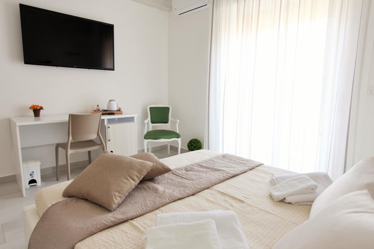 Central Apartments 크로토네 외부 사진