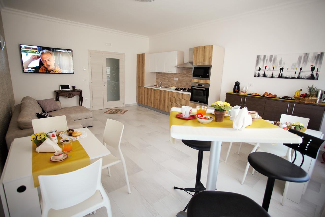 Central Apartments 크로토네 외부 사진